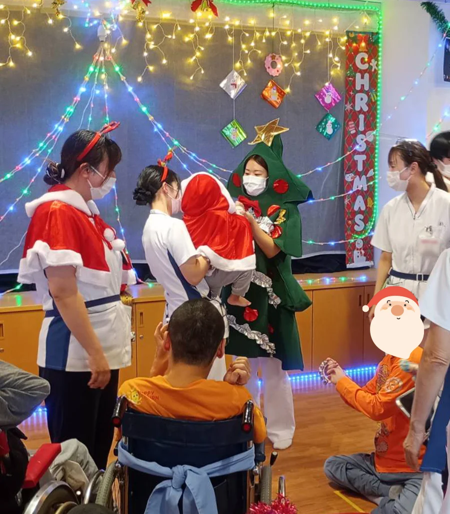 仮装した看護師