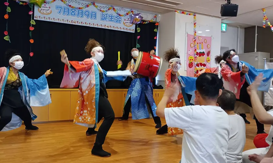 息の合ったダイナミックな踊り